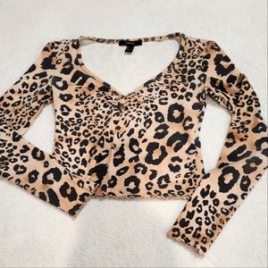Long sleeve leopard print croptop